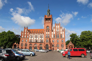 Ilustracja: W Słupsku poszukują geodety miejskiego <br />
Słupski ratusz (fot. M.Wirkus)