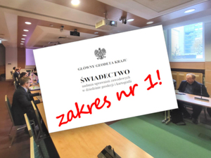 Ilustracja: Padła propozycja: bez jedynki nie zdobędziesz pozostałych uprawnień <br />
Zdjęcie w tle: posiedzenie PRGiK 24 marca br. (fot. GUGiK)